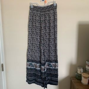 Raviya Boho Beach Floral Black Pant size Small NWT